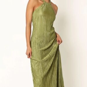 MELODY PLISSE HALTER MAXI DRESS - OLIVE